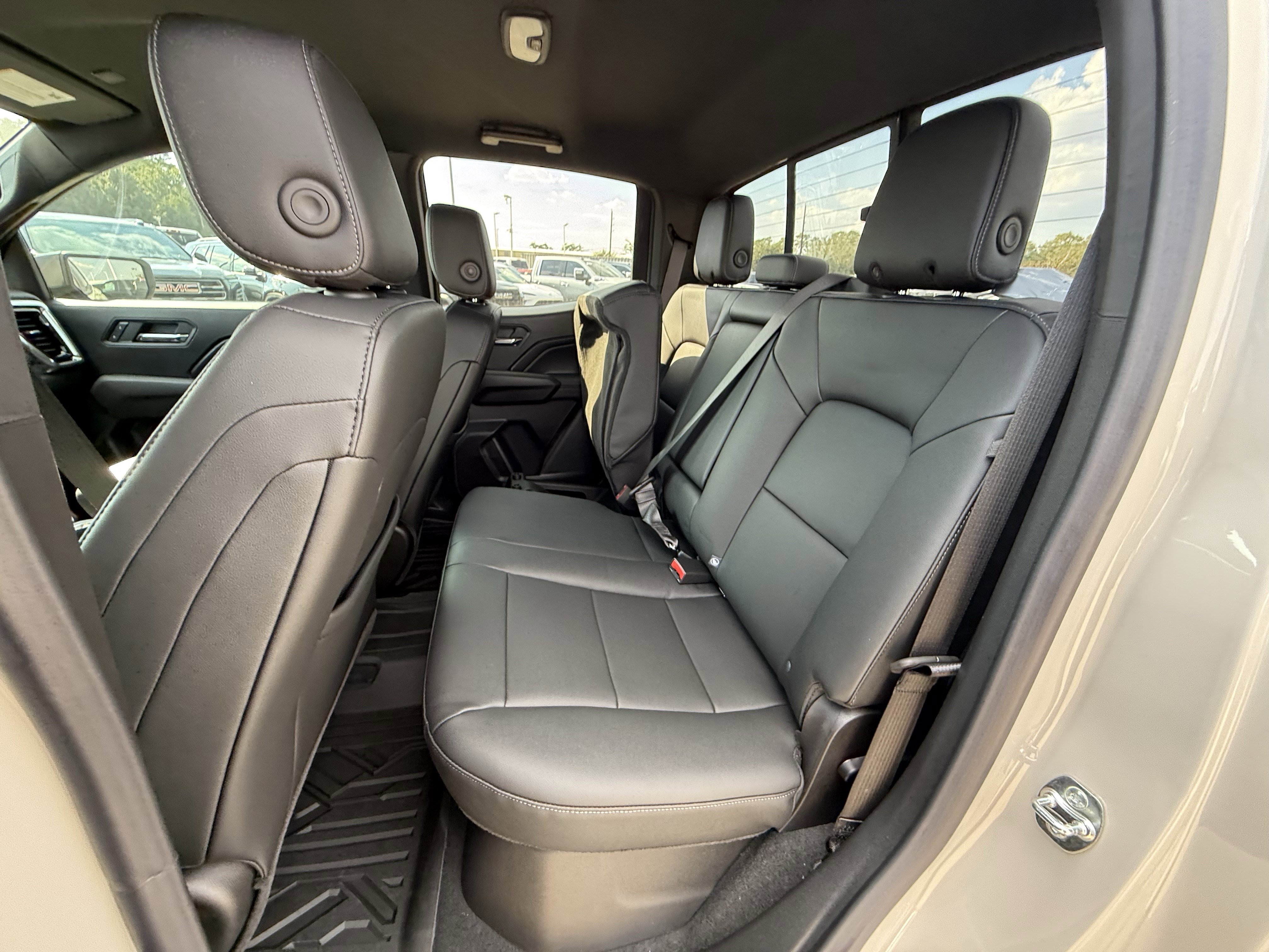 New 2026 GMC Canyon Elevation w/ Convenience Package image 16