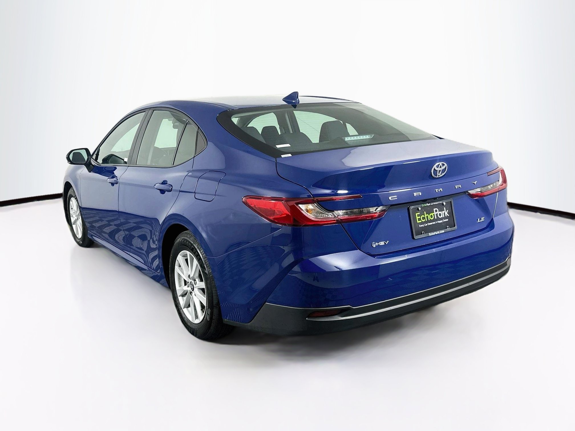 Used 2026 Toyota Camry LE FWD image 5