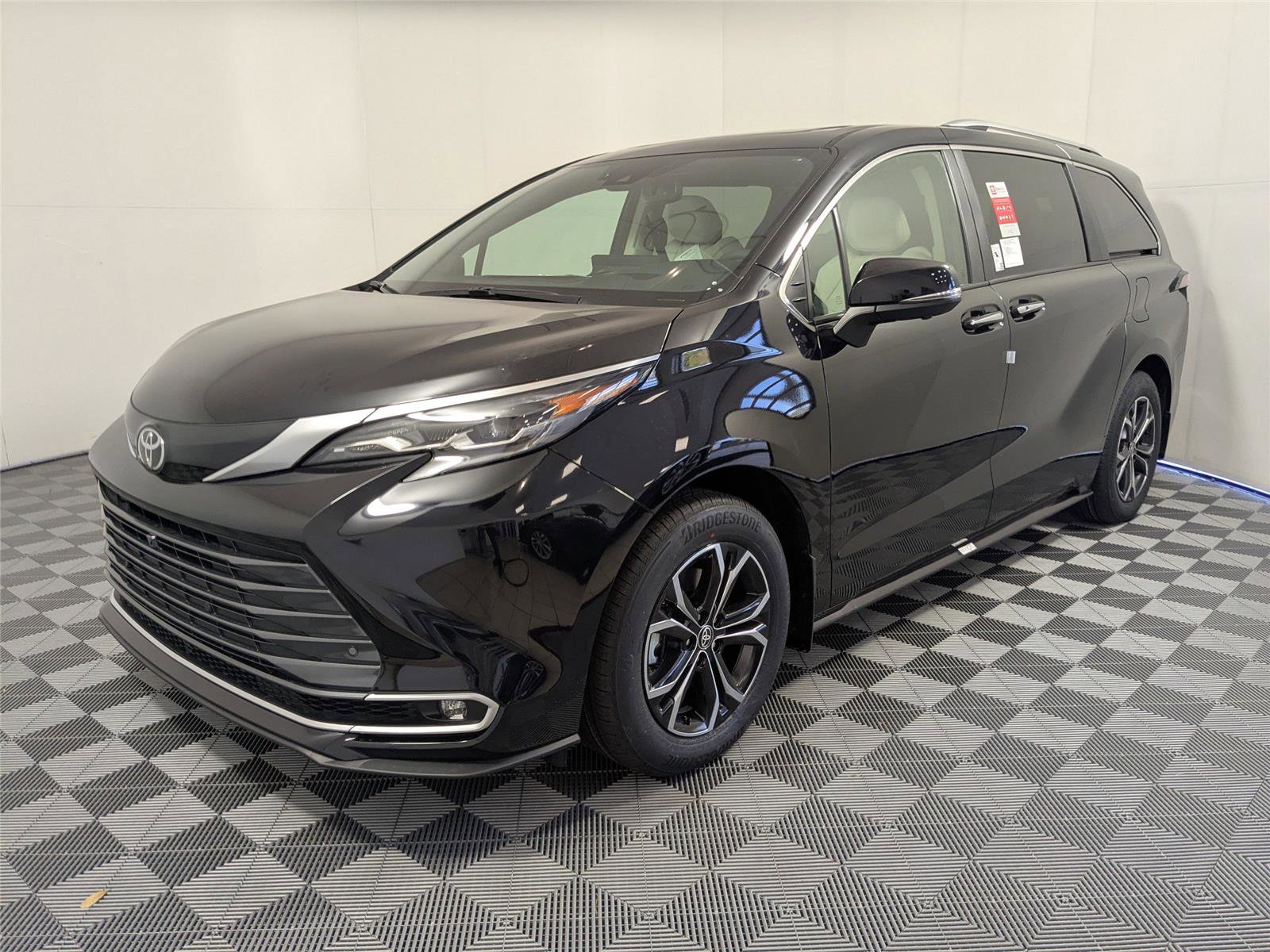 New 2026 Toyota Sienna Platinum image 2