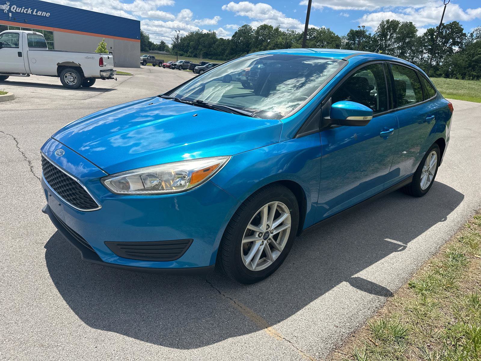 Used 2017 Ford Focus SE w/ Cold Weather Package FWD image 3