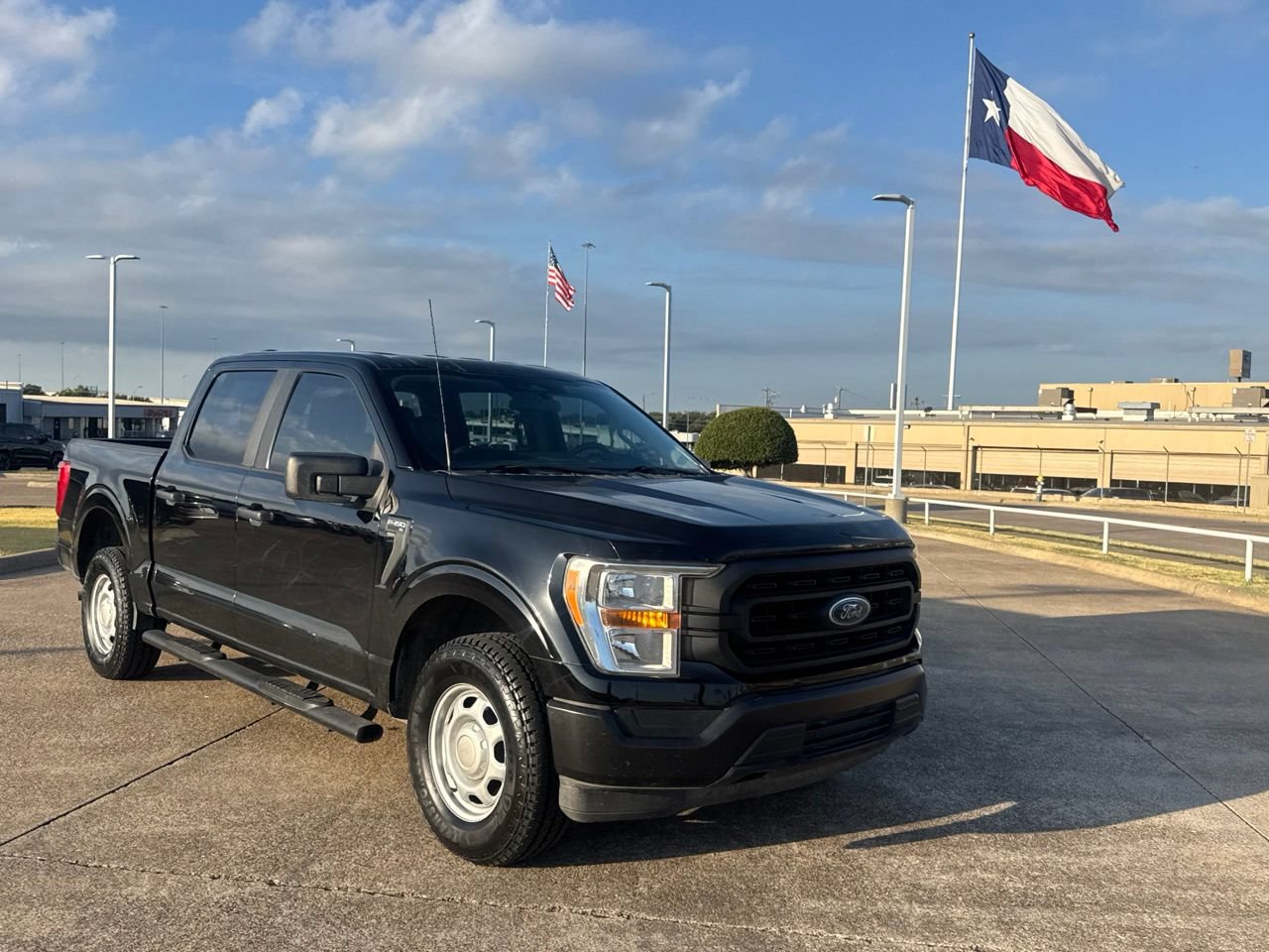 Used 2021 Ford F150 XL AWD/4WD image 2