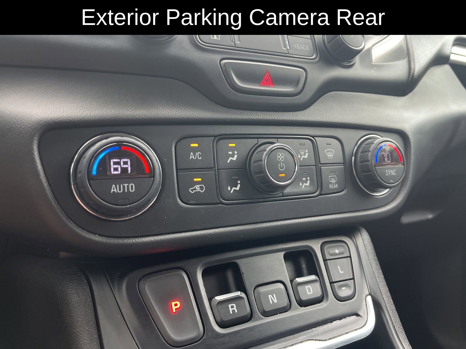 Used 2021 GMC Terrain SLT image 13