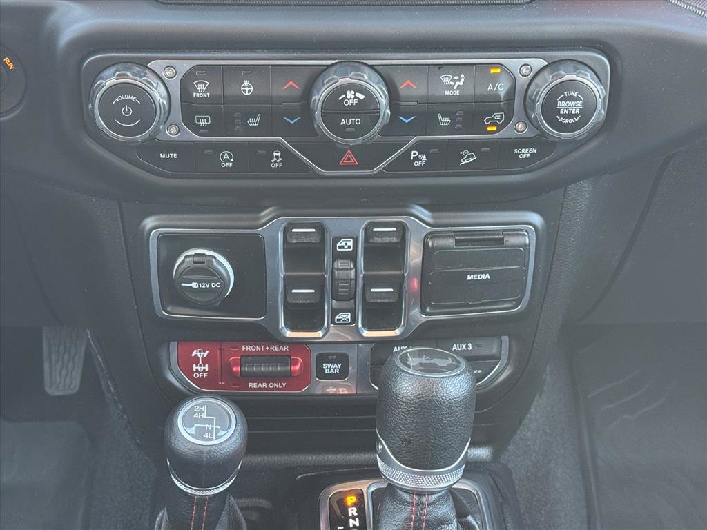 Used 2020 Jeep Wrangler Unlimited Rubicon w/ Cold Weather Group AWD/4WD image 15