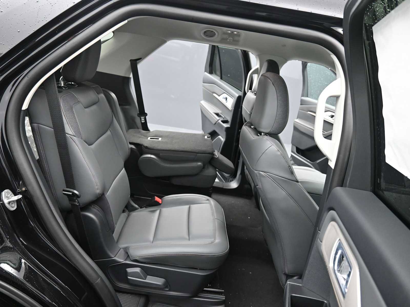 New 2026 Ford Explorer Active w/ Active Comfort Package image 17