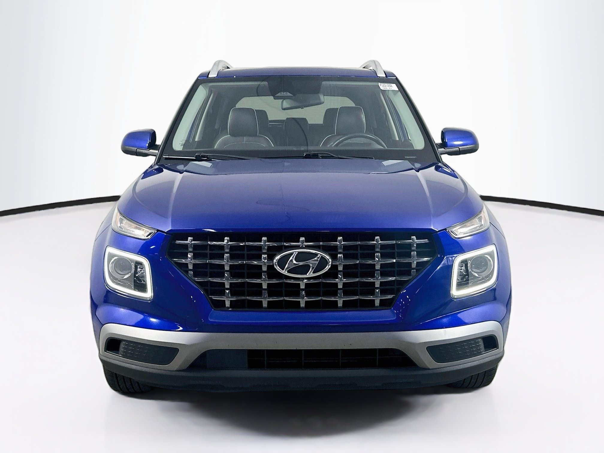 Used 2023 Hyundai Venue Limited FWD image 2