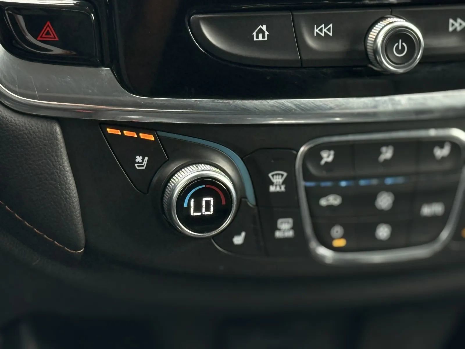 Used 2021 Chevrolet Traverse Premier w/ Redline Edition AWD/4WD image 42