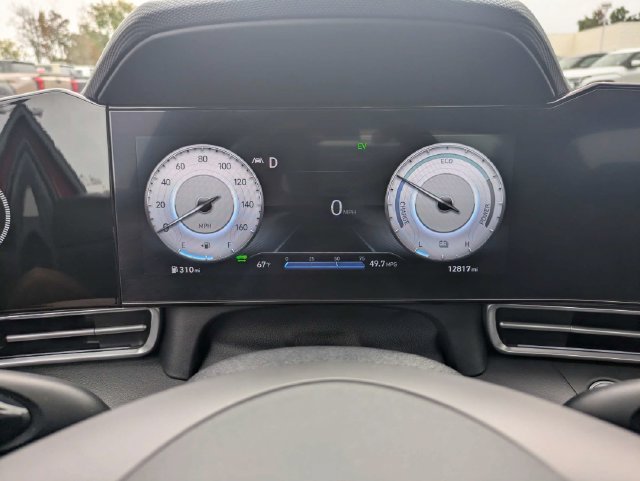 Used 2023 Hyundai Elantra Limited FWD image 28