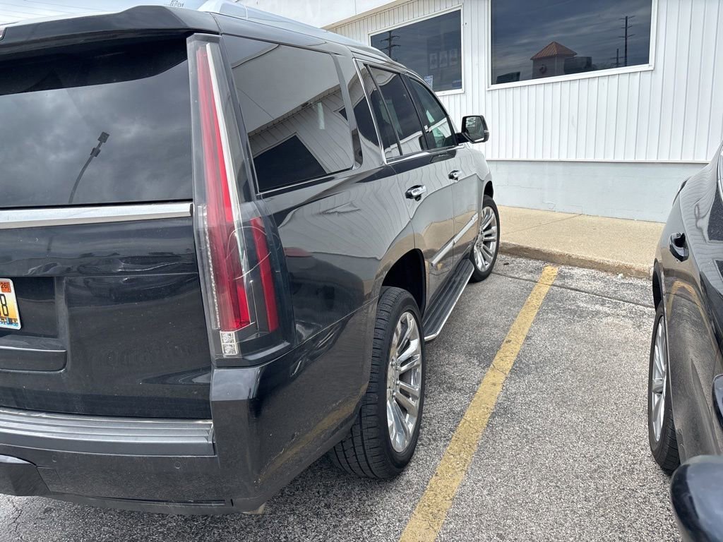 Used 2018 Cadillac Escalade Luxury w/ LPO, Radiant Package AWD/4WD image 3