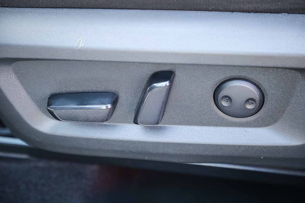 Used 2021 Nissan Rogue SV image 26