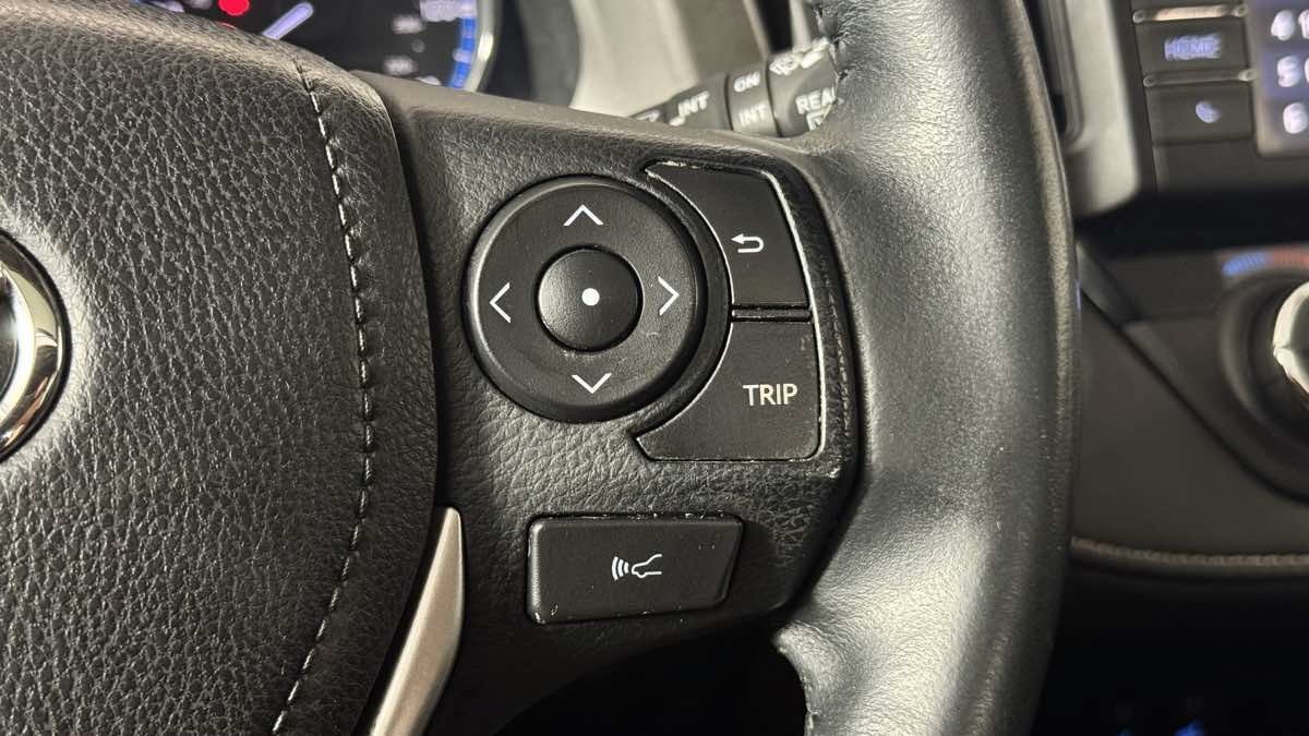 Used 2016 Toyota RAV4 Limited AWD/4WD image 18