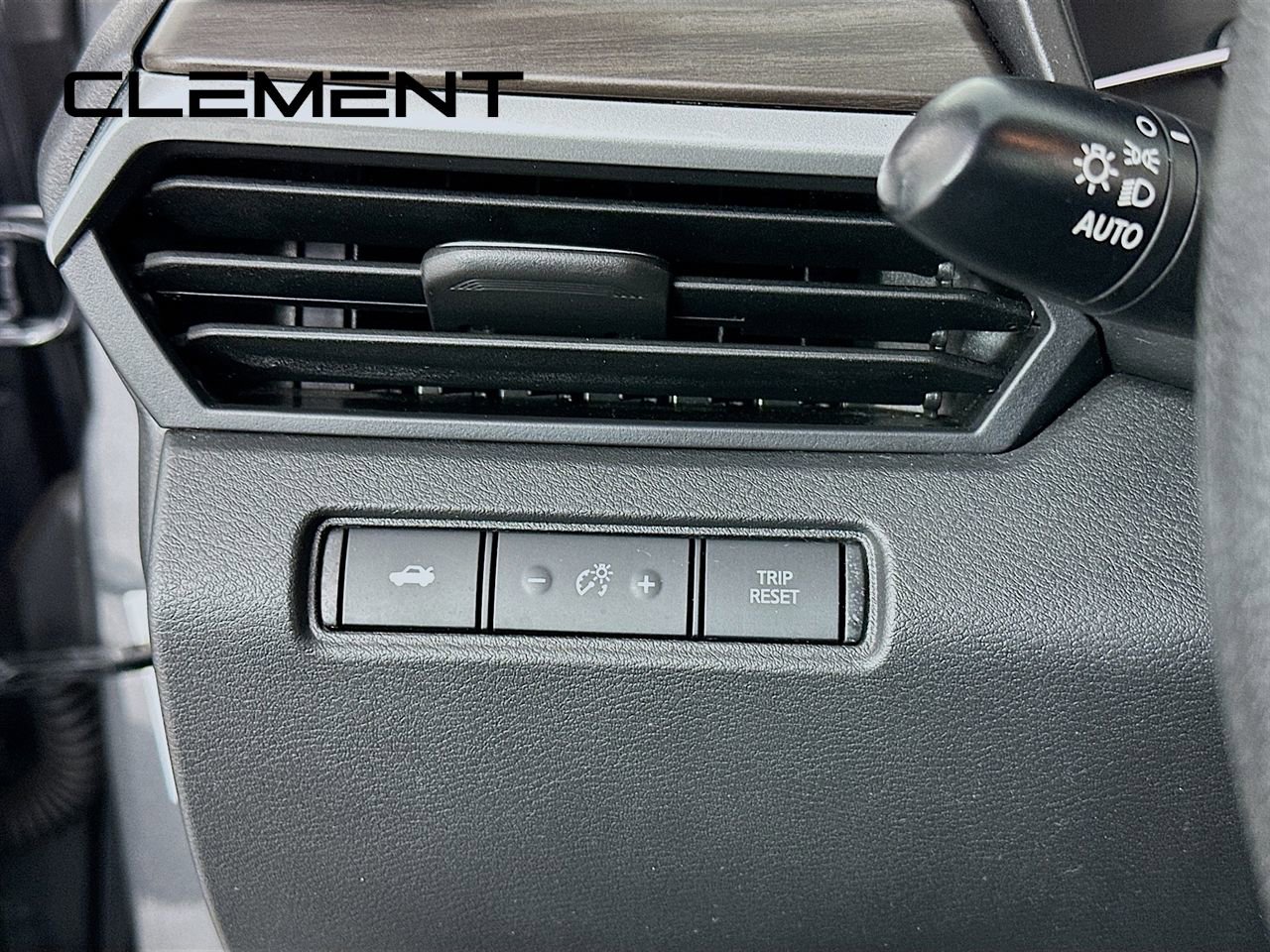 Used 2024 Nissan Altima 2.5 SV image 14