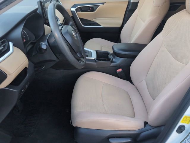Used 2022 Toyota RAV4 LE AWD/4WD image 17