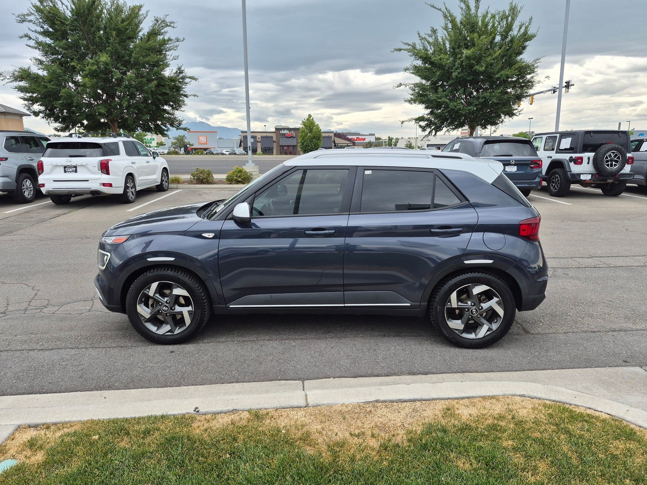 Used 2021 Hyundai Venue w/ Cargo Package FWD image 9