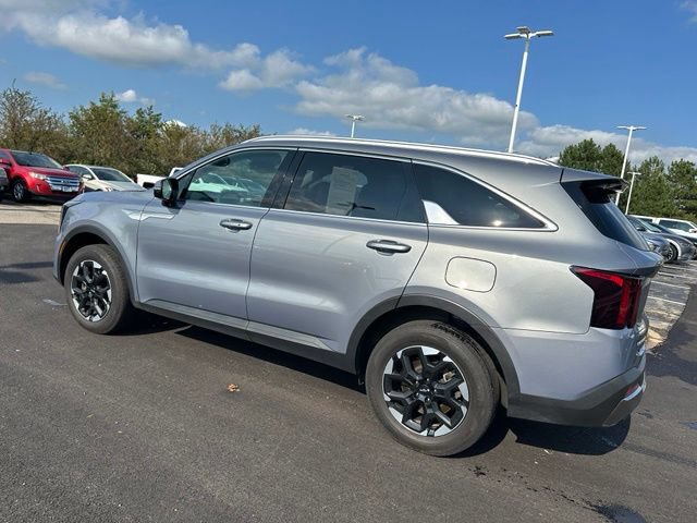 Used 2025 Kia Sorento S AWD/4WD image 6