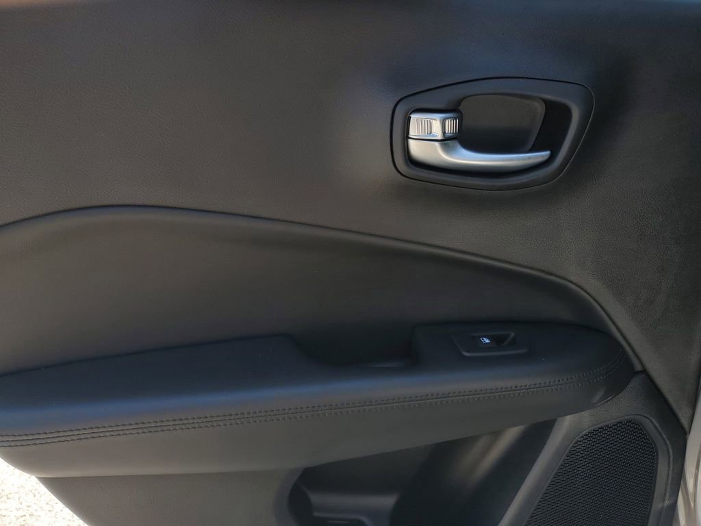 Used 2019 Jeep Compass Altitude image 13