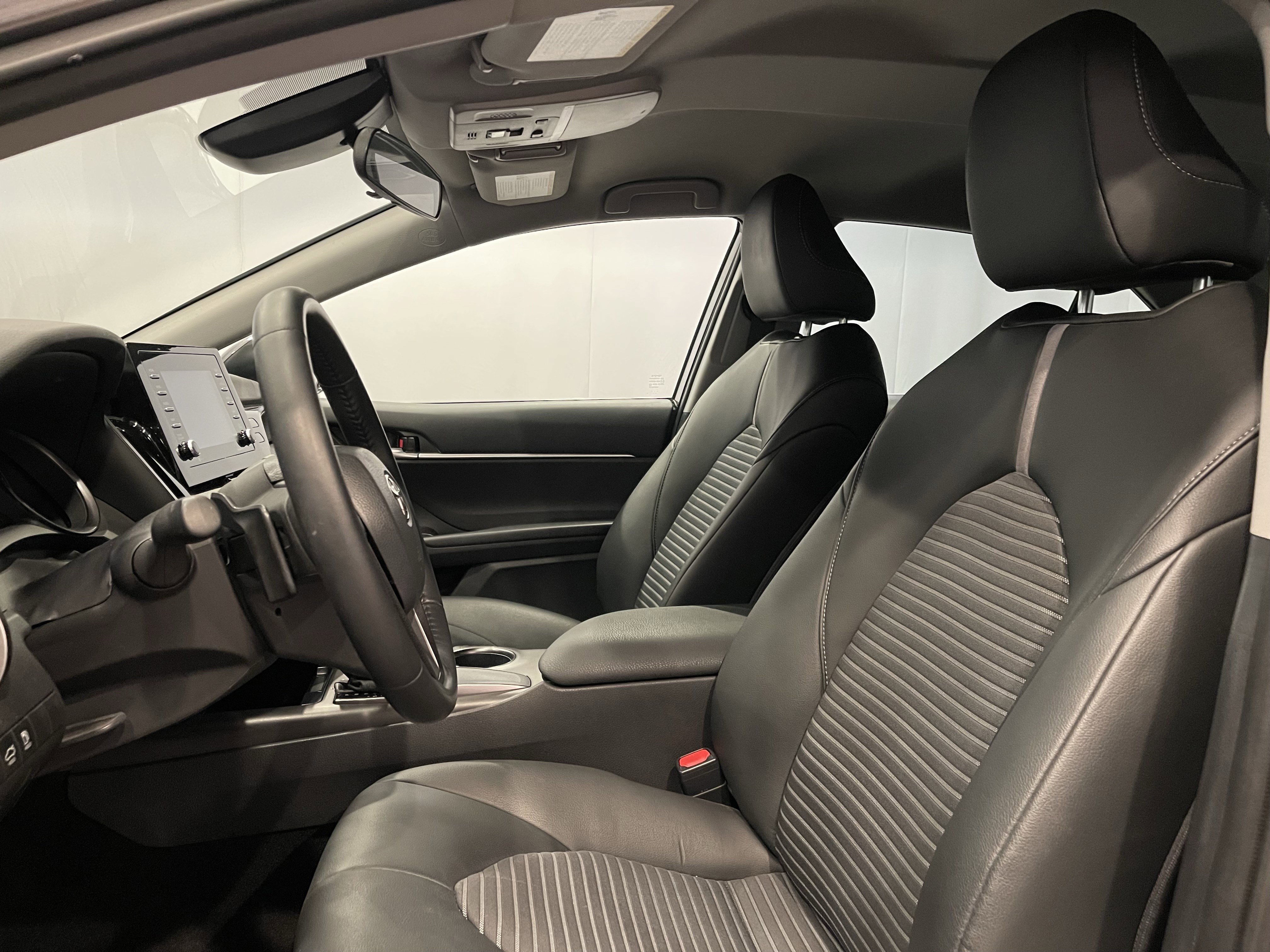 Used 2021 Toyota Camry SE image 10