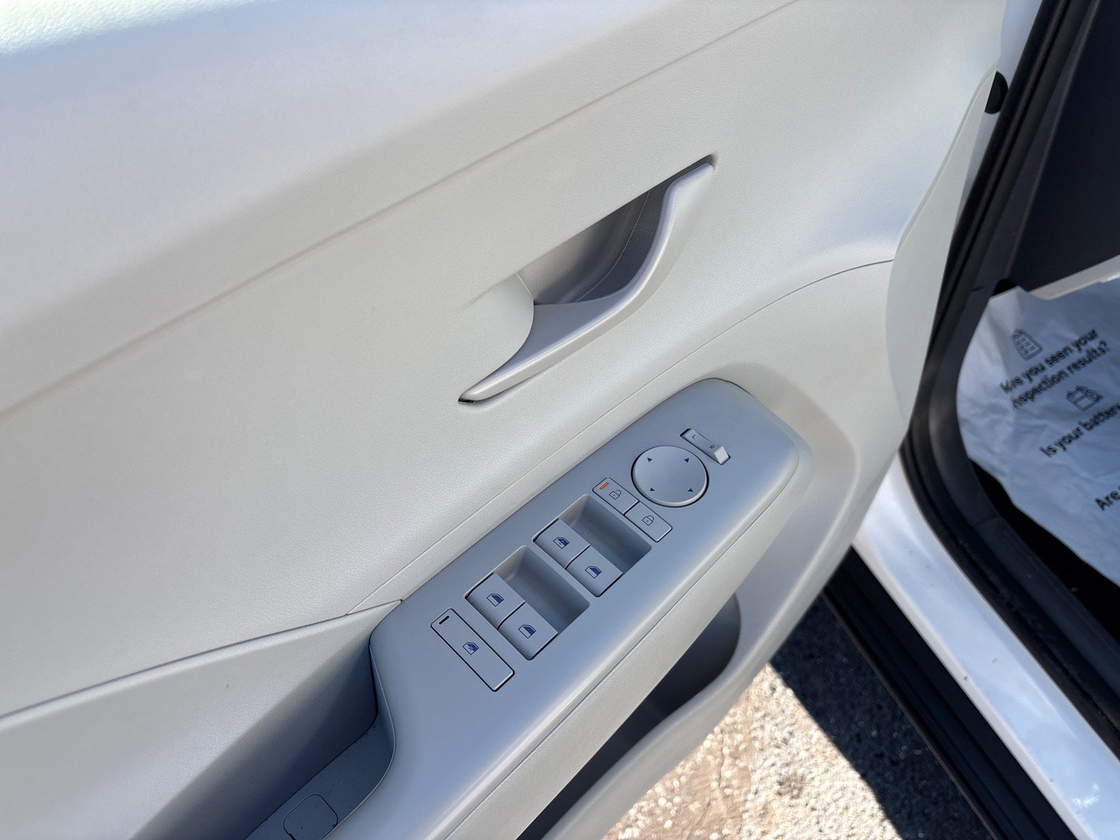 Used 2024 Hyundai Kona SEL image 11