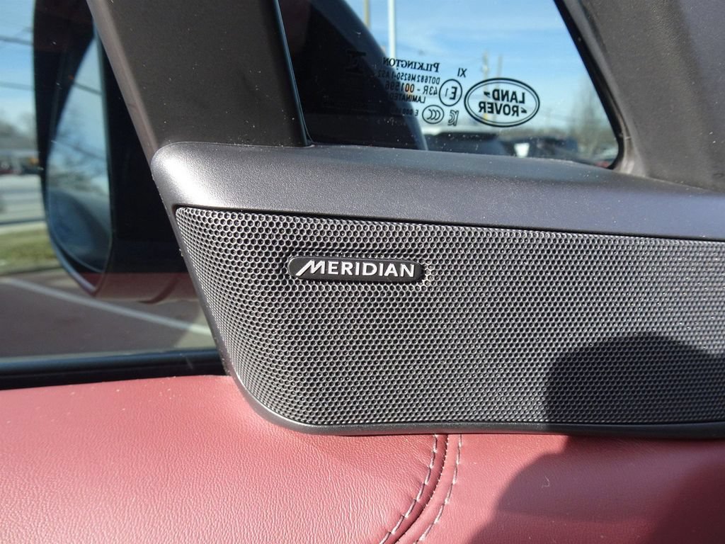 Used 2024 Land Rover Range Rover SE AWD/4WD image 15