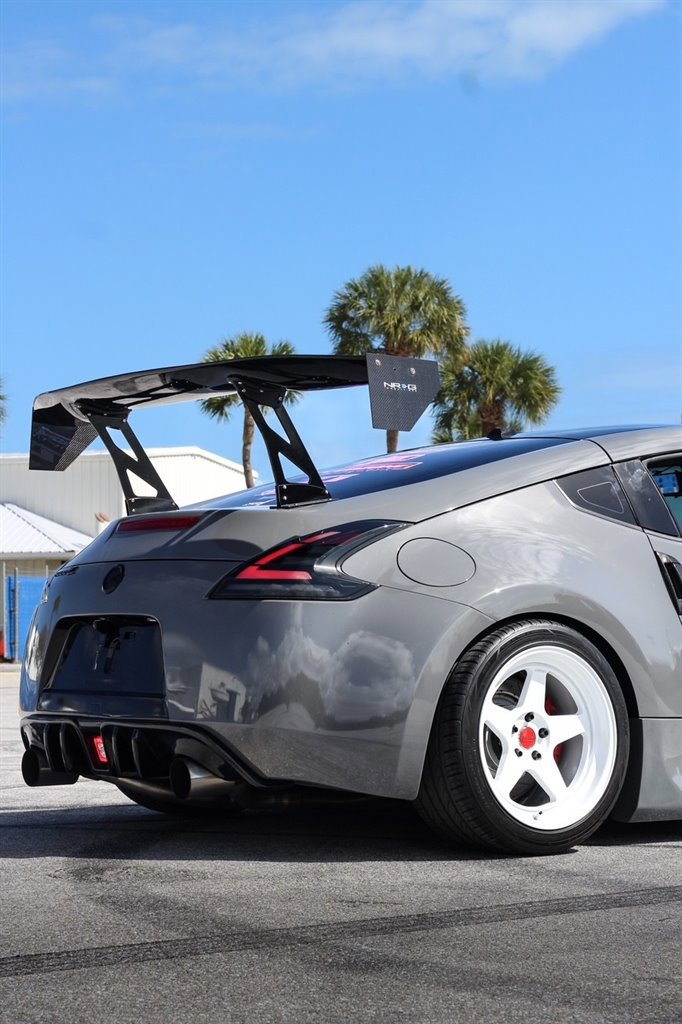 Used 2009 Nissan 370Z Touring w/ Sport Pkg image 9