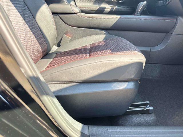 New 2027 Nissan Kicks SR FWD image 14