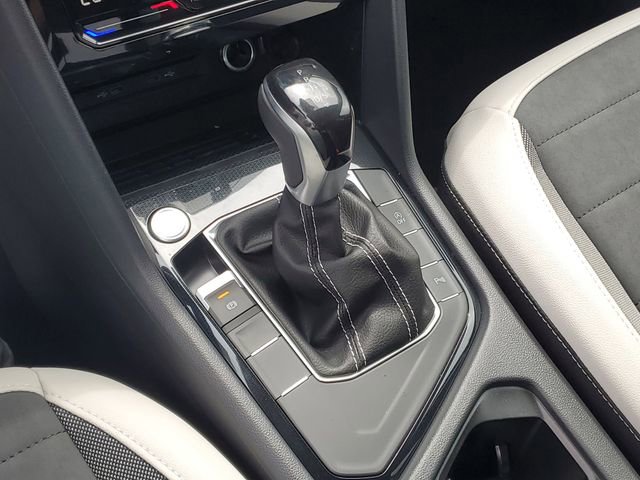 New 2025 Volkswagen Taos SE image 22