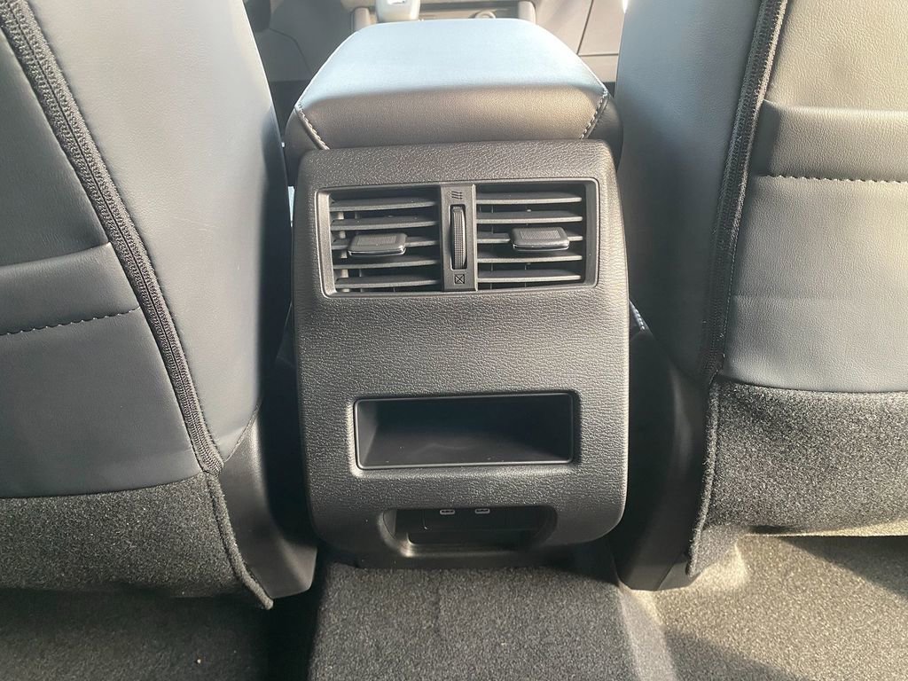 New 2026 Mitsubishi Outlander SE image 27