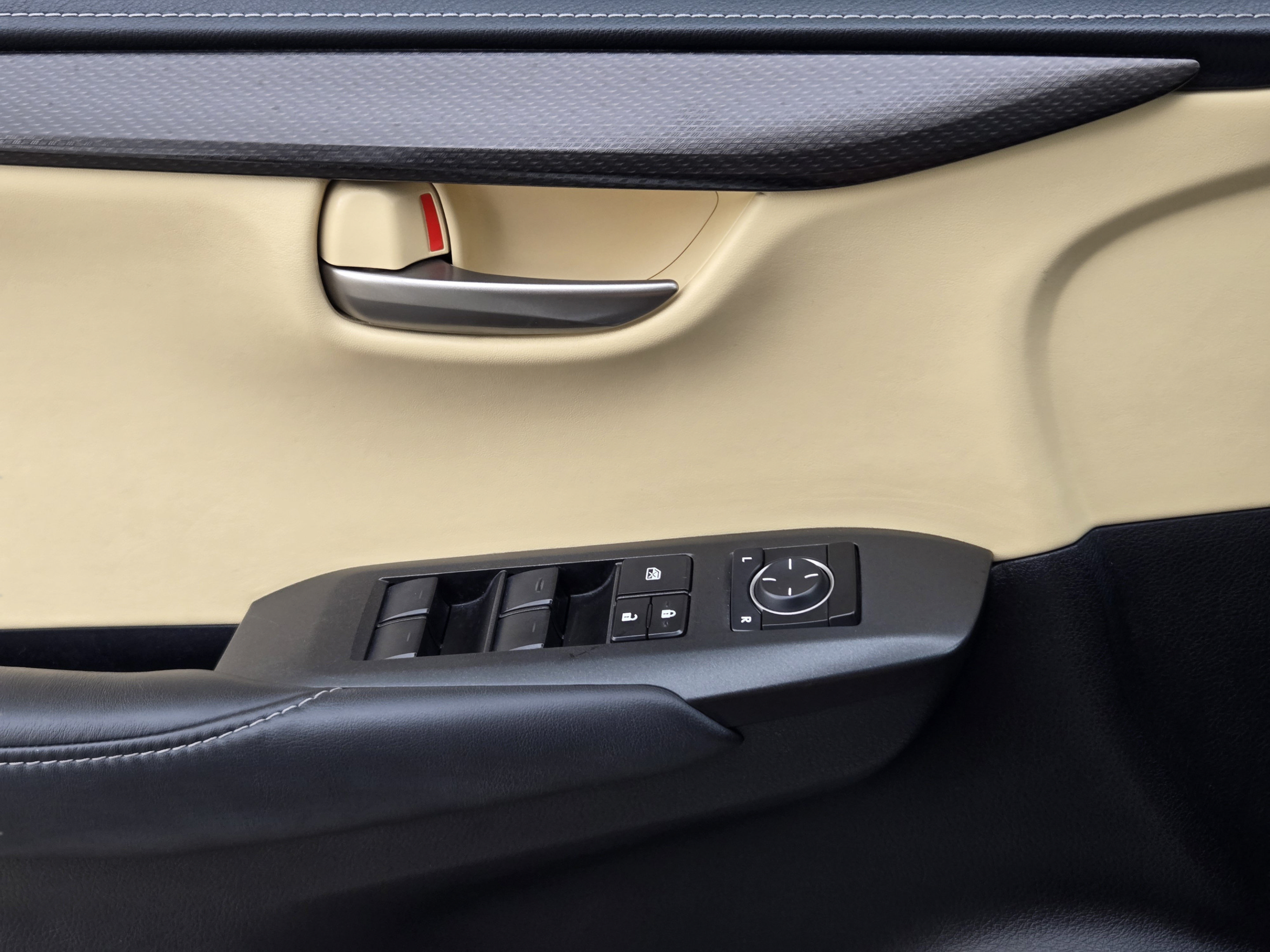 Used 2016 Lexus NX 200t FWD image 19