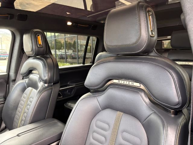 Used 2024 Rivian R1S Adventure image 28