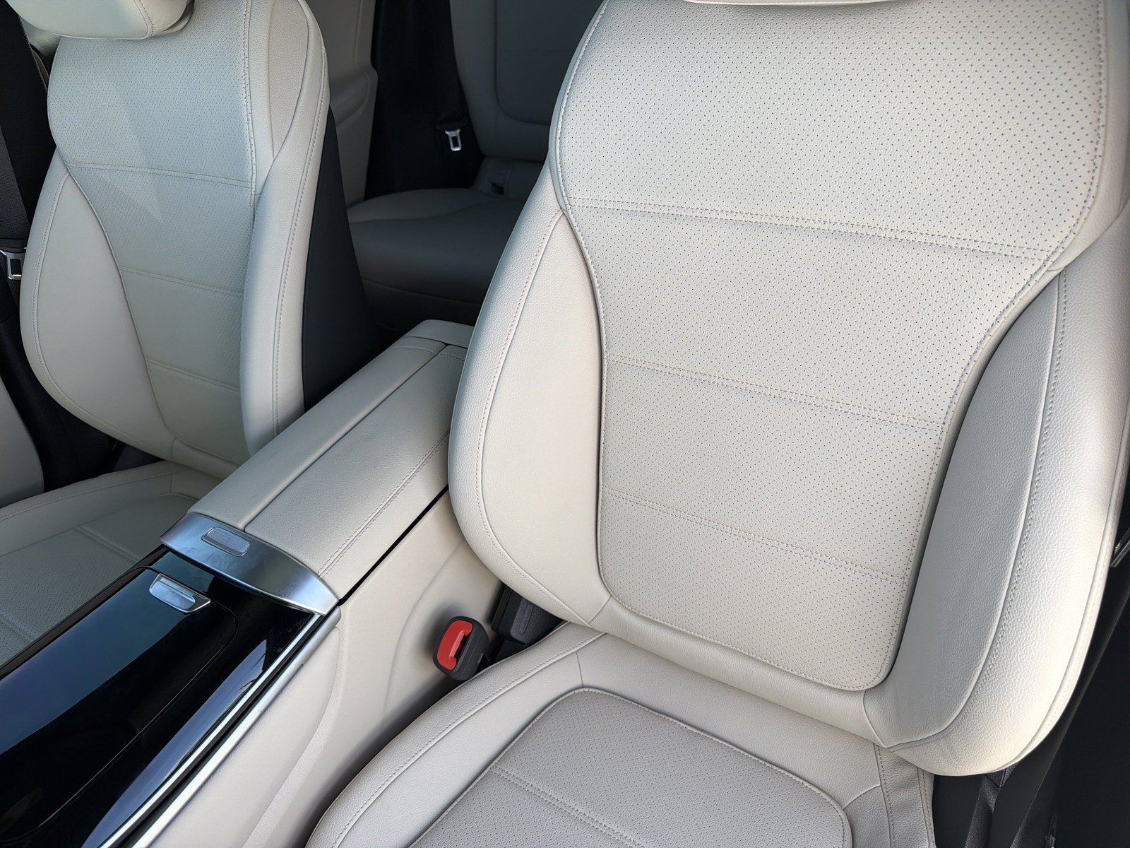 Used 2027 Mercedes-Benz GLC 300 image 23