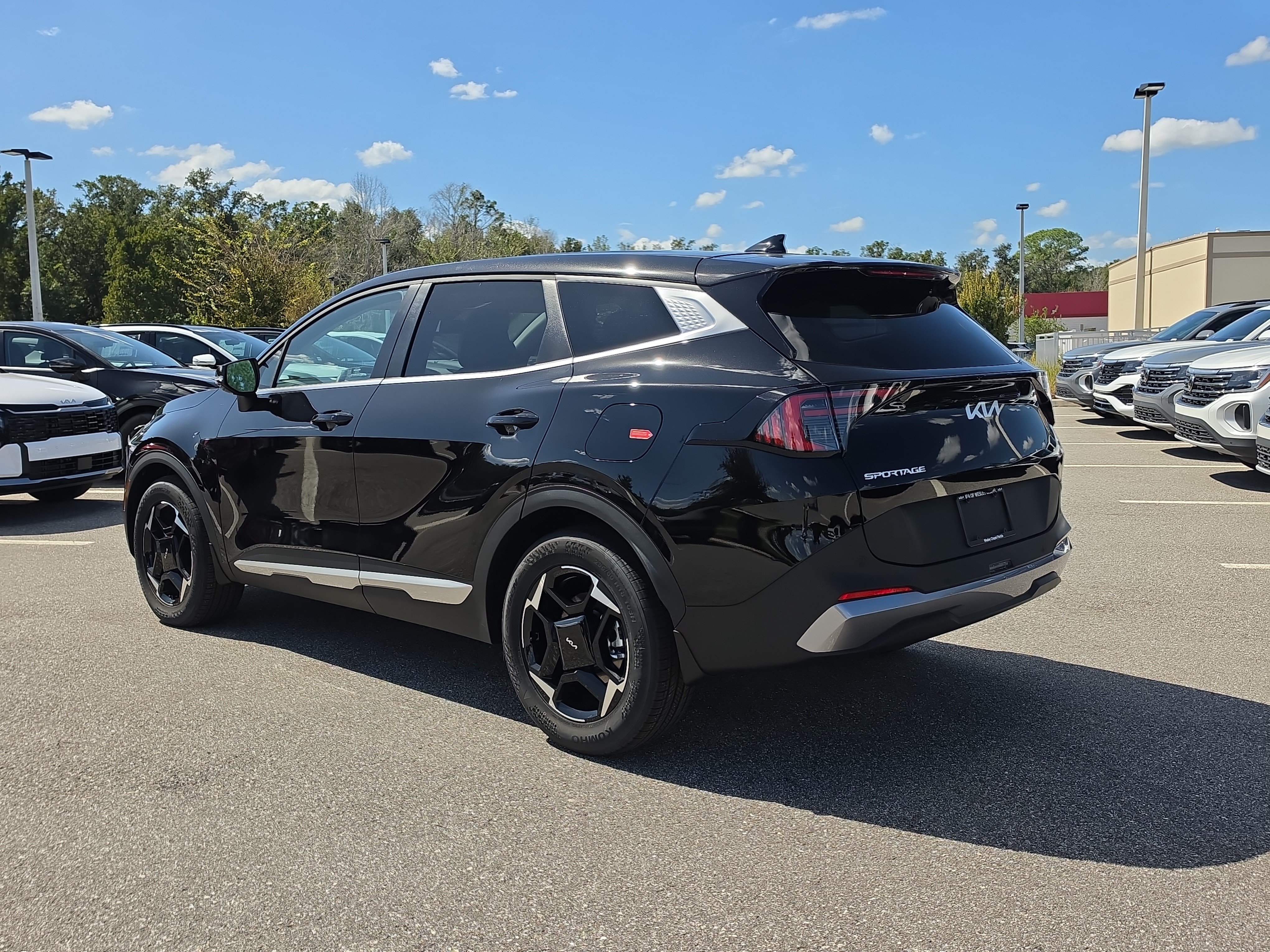 New 2027 Kia Sportage EX FWD image 6