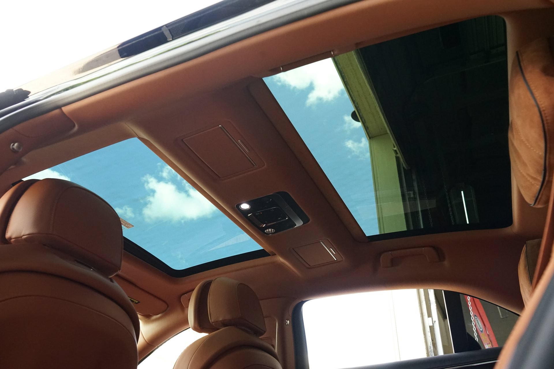 Used 2022 Bentley Flying Spur Plug-In Hybrid AWD/4WD image 20