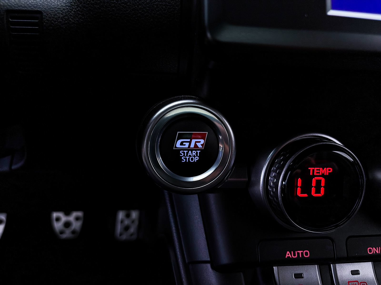 Used 2024 Toyota GR86 Premium RWD image 23