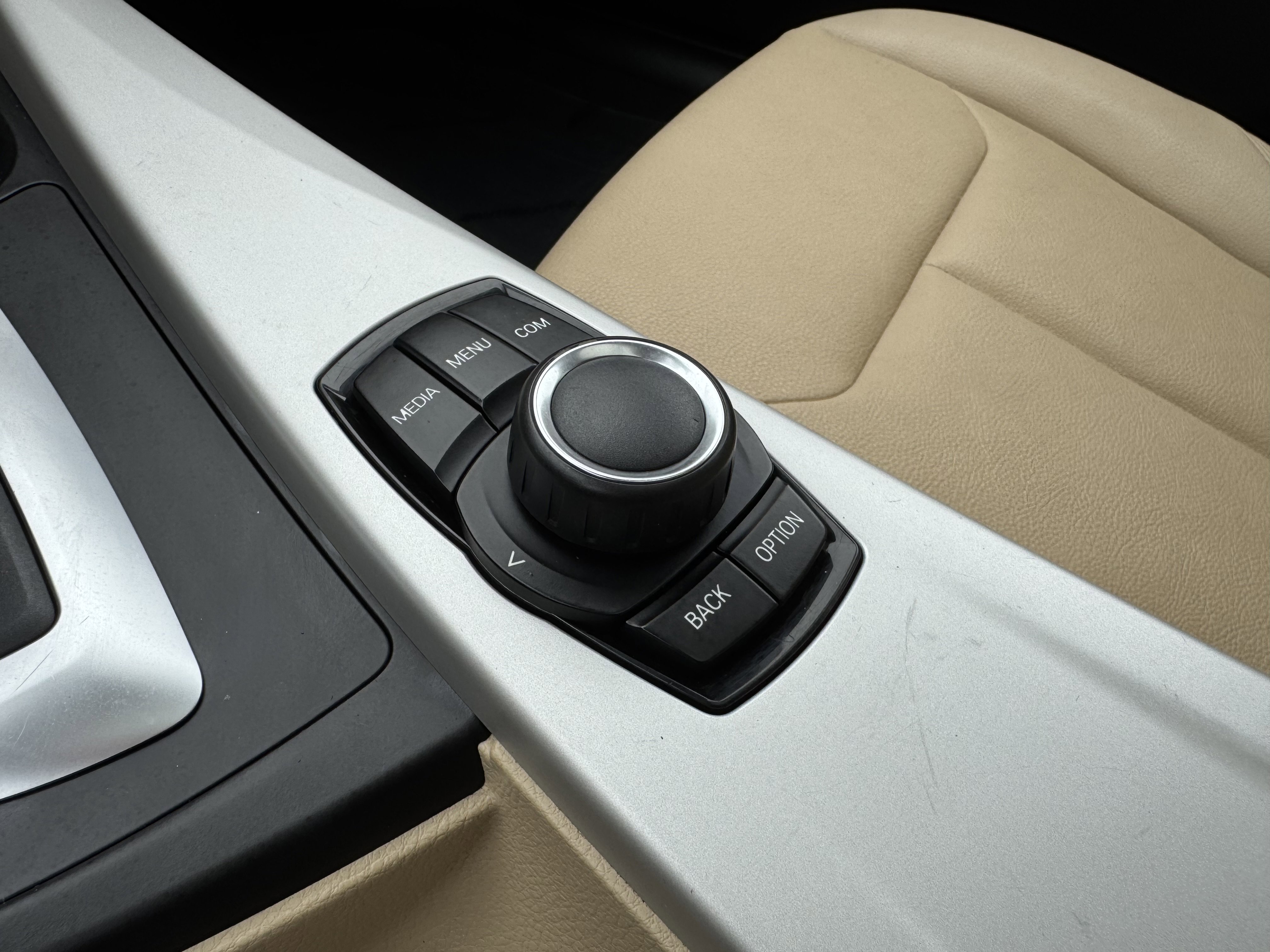 Used 2018 BMW 320i Sedan w/ Convenience Package image 11