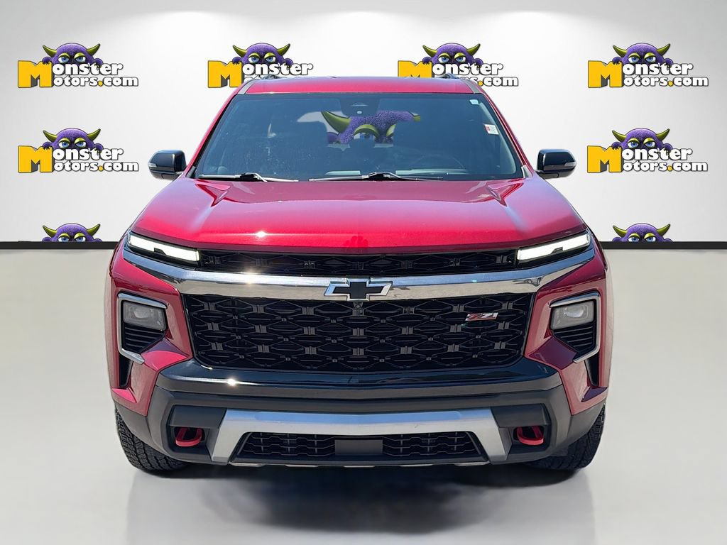 Used 2024 Chevrolet Traverse Z71 w/ LPO, Floor Liner Package AWD/4WD image 2