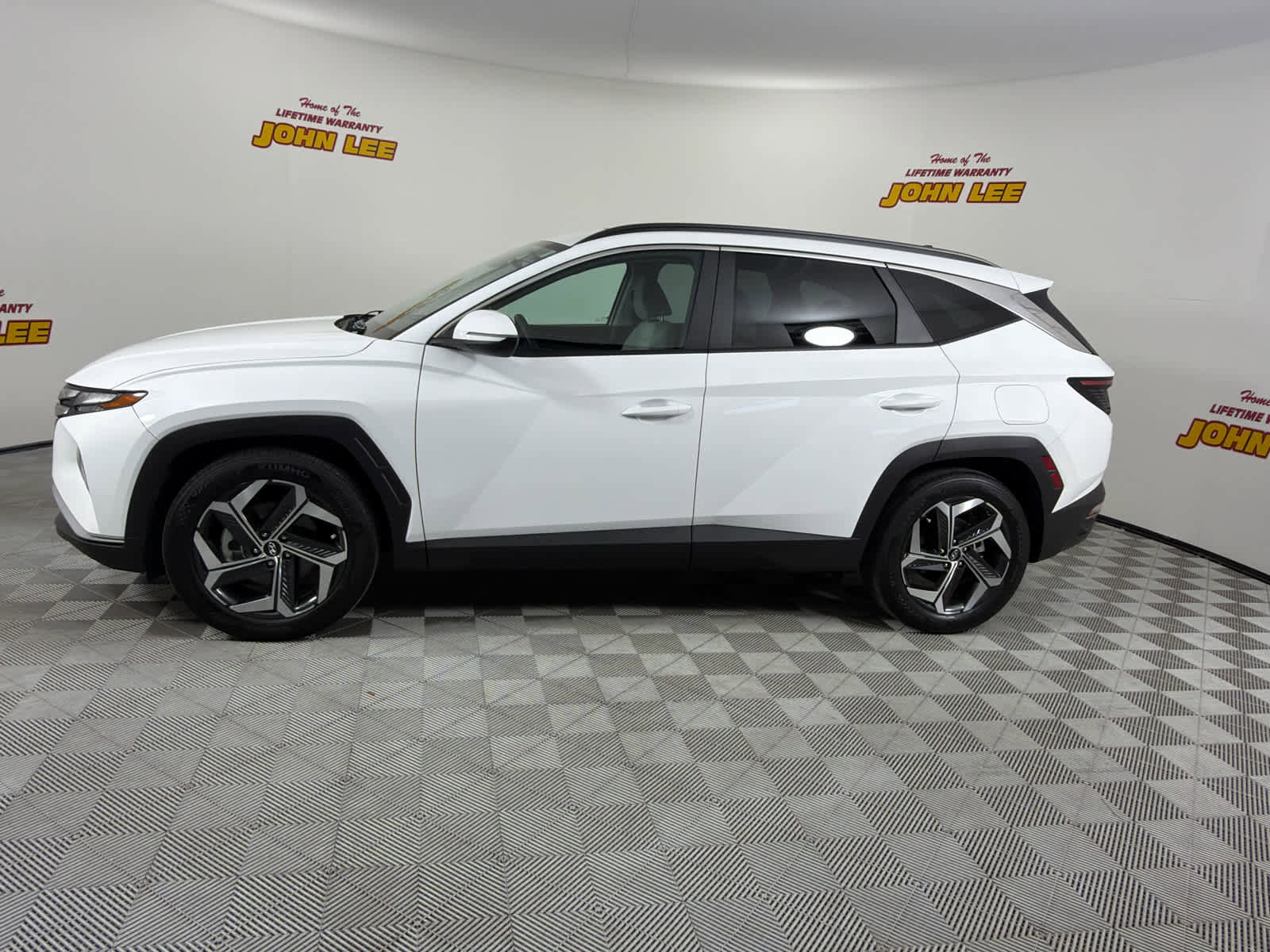 Used 2023 Hyundai Tucson SEL w/ Convenience Package FWD image 2