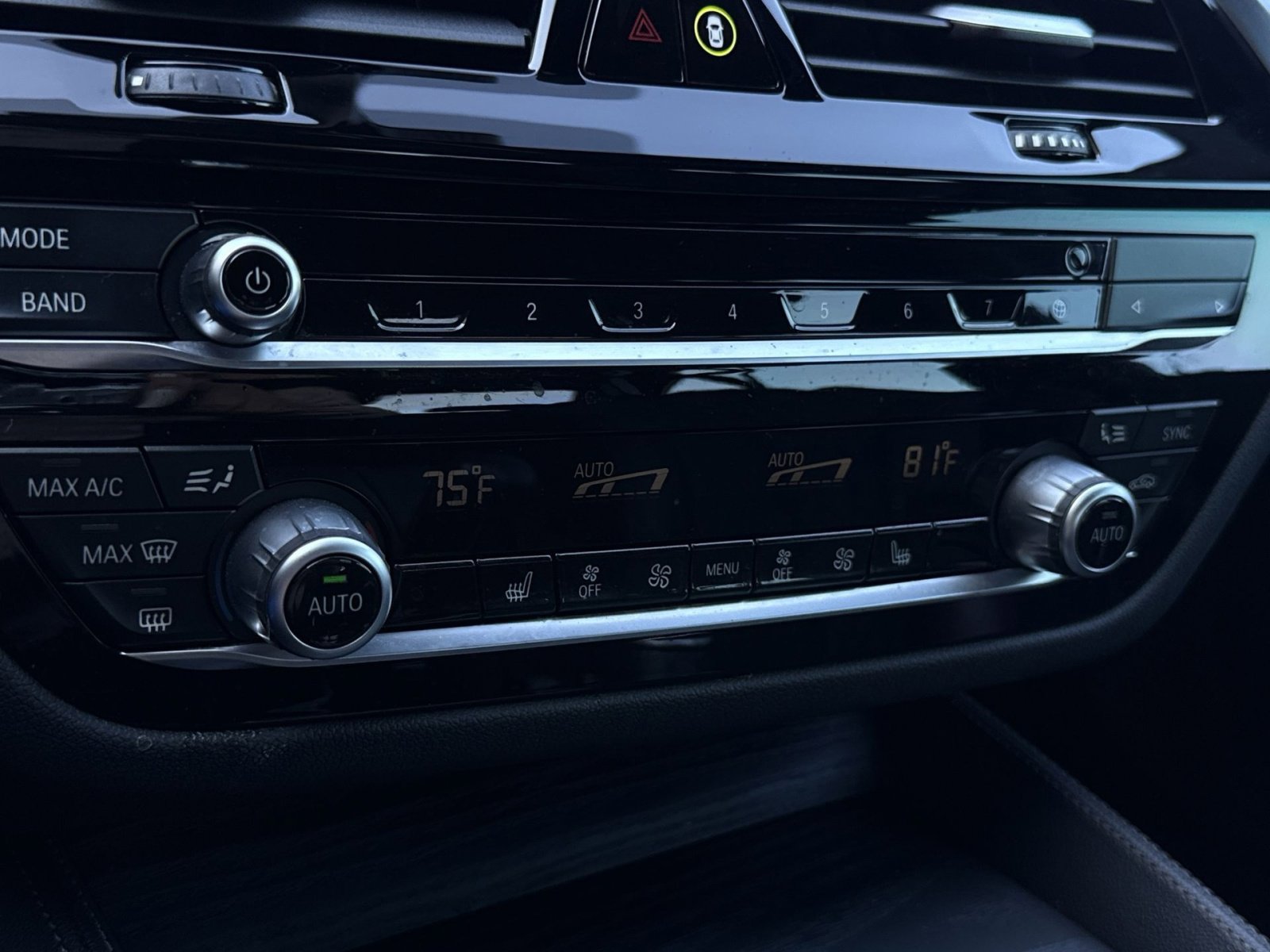 Used 2023 BMW 540i xDrive w/ M Sport Package image 21