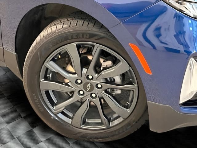 Used 2022 Chevrolet Equinox RS w/ Infotainment Package AWD/4WD image 27