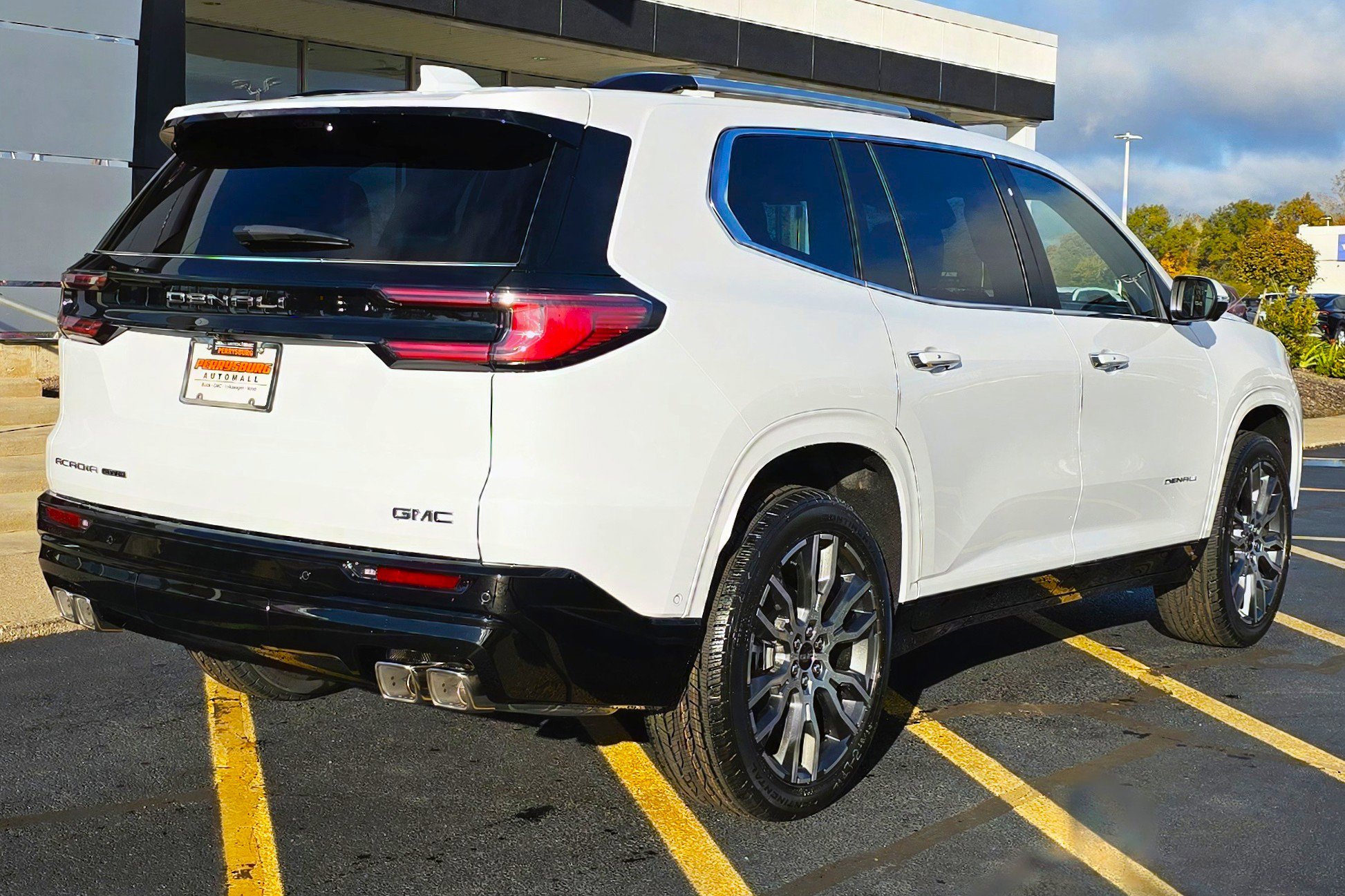 New 2026 GMC Acadia Denali Ultimate w/ LPO, Floor Liner Package image 7