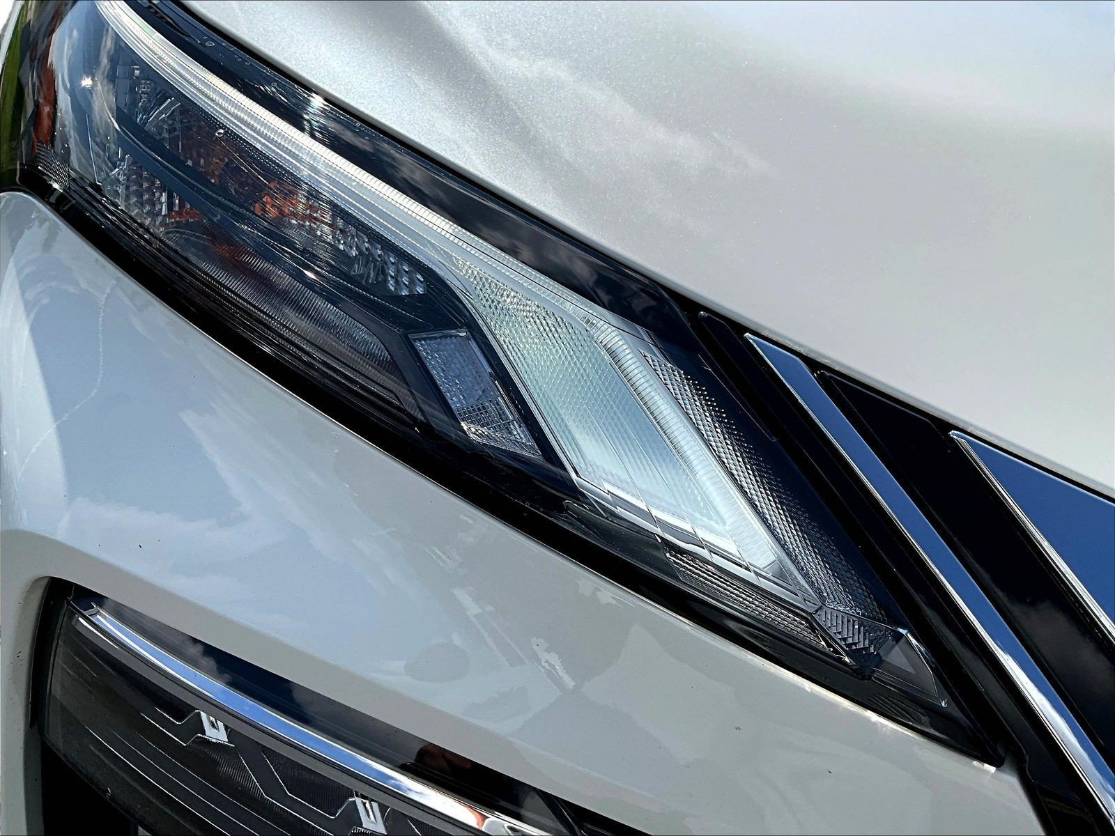 Certified 2023 Nissan Rogue SL AWD/4WD image 35