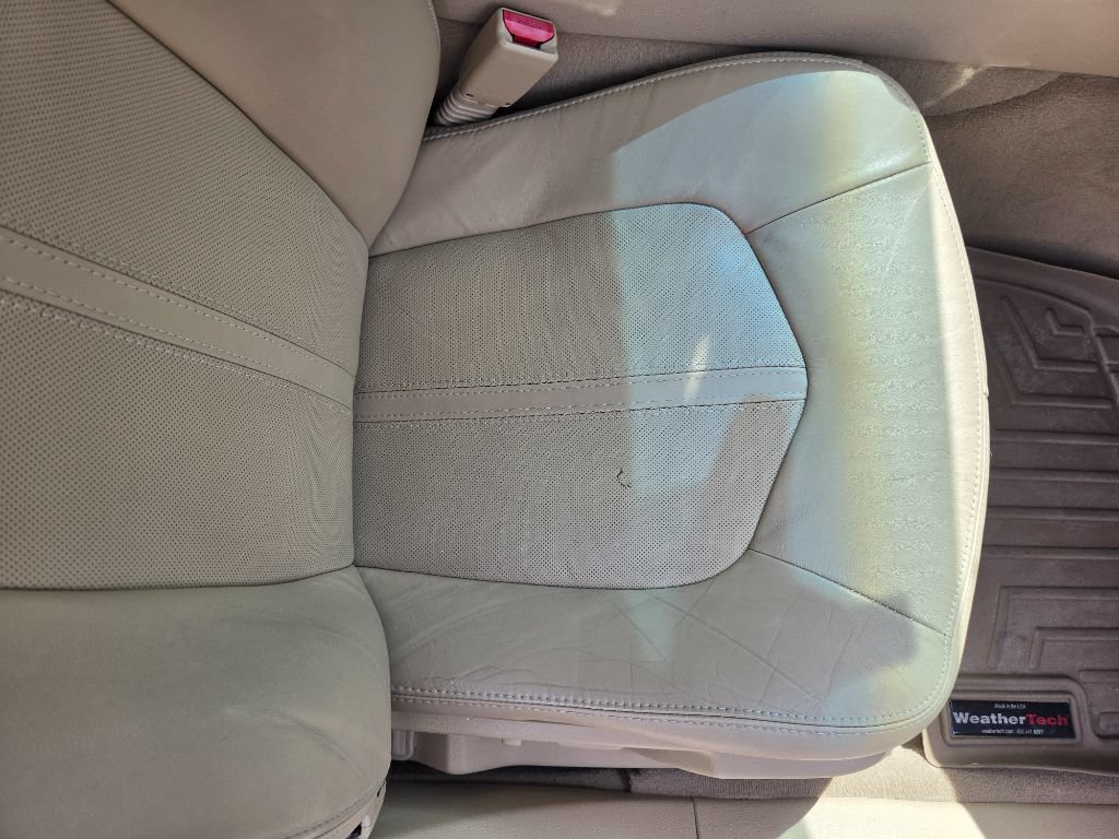 Used 2011 Cadillac CTS Luxury RWD image 39