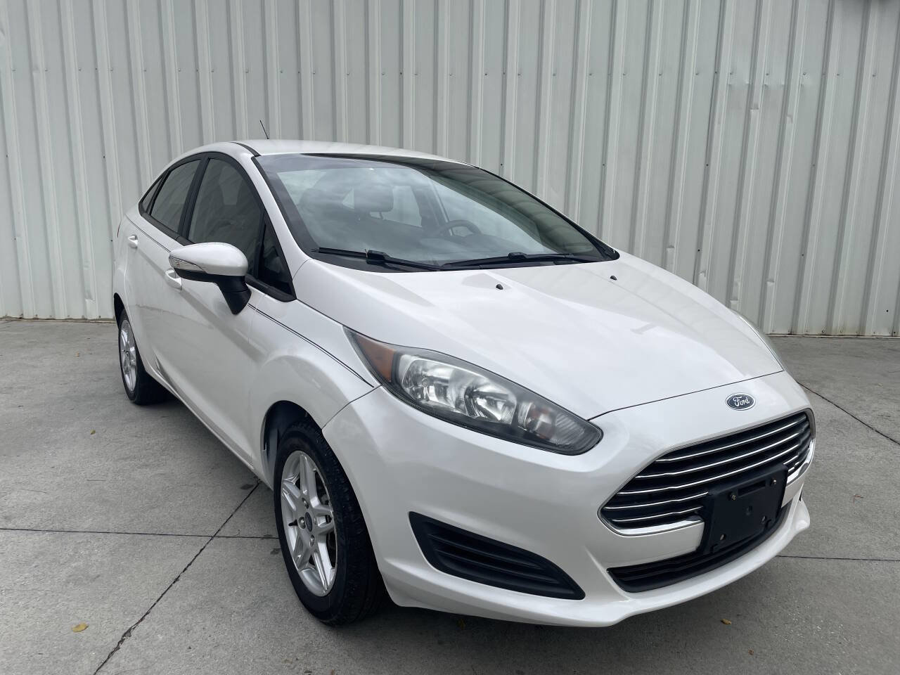 Used 2018 Ford Fiesta SE w/ Cold Weather Package FWD image 1