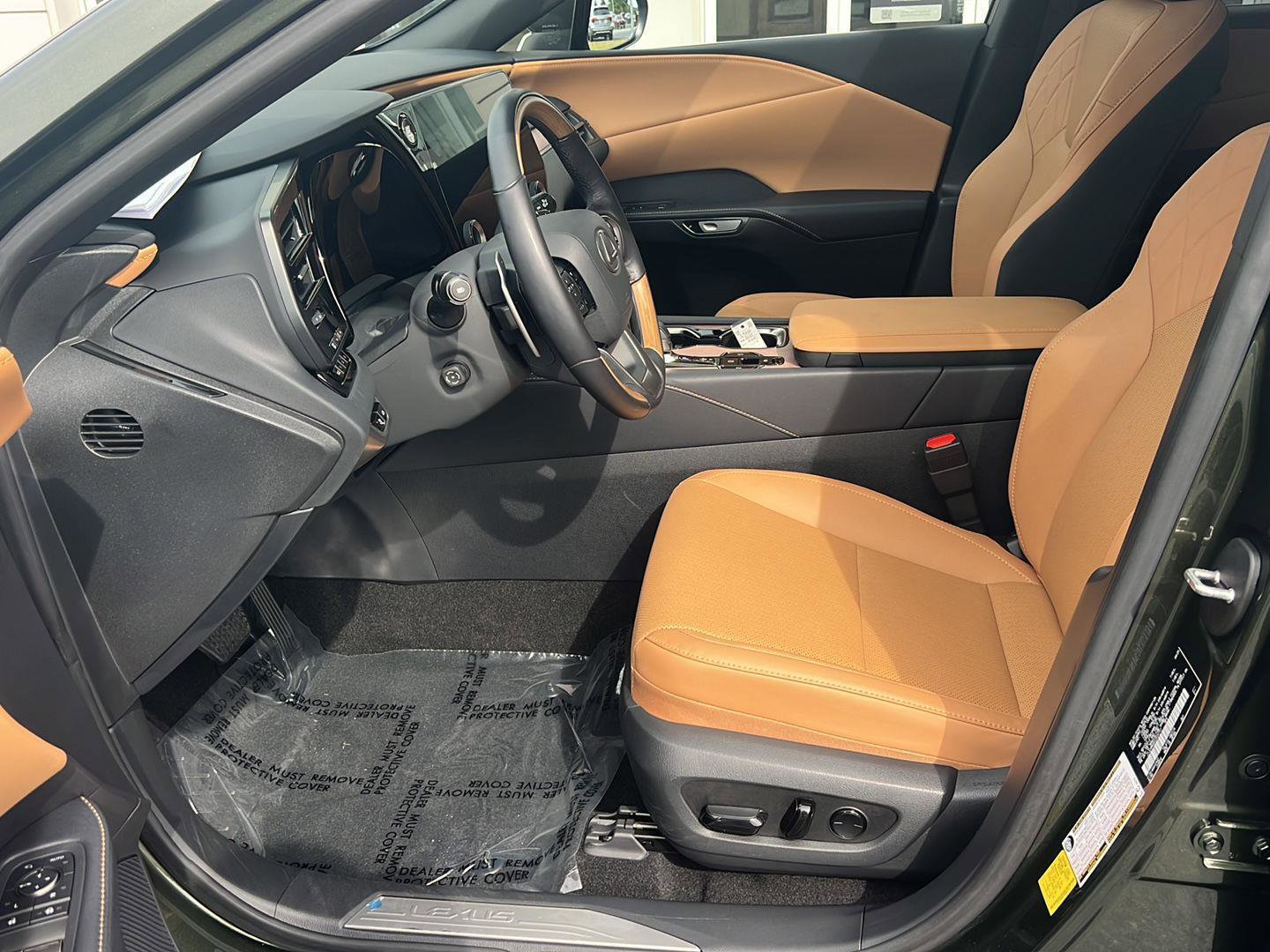 Certified 2025 Lexus RX 350 Premium w/ Accessory Package (Z1) image 10