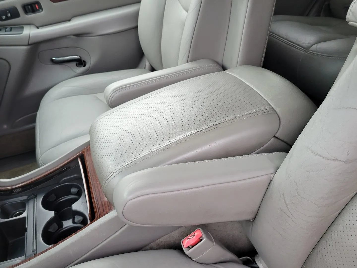 Used 2003 Cadillac Escalade AWD image 24