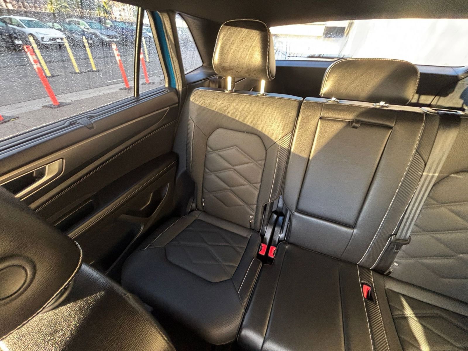 Used 2025 Volkswagen Atlas Cross Sport SE image 39