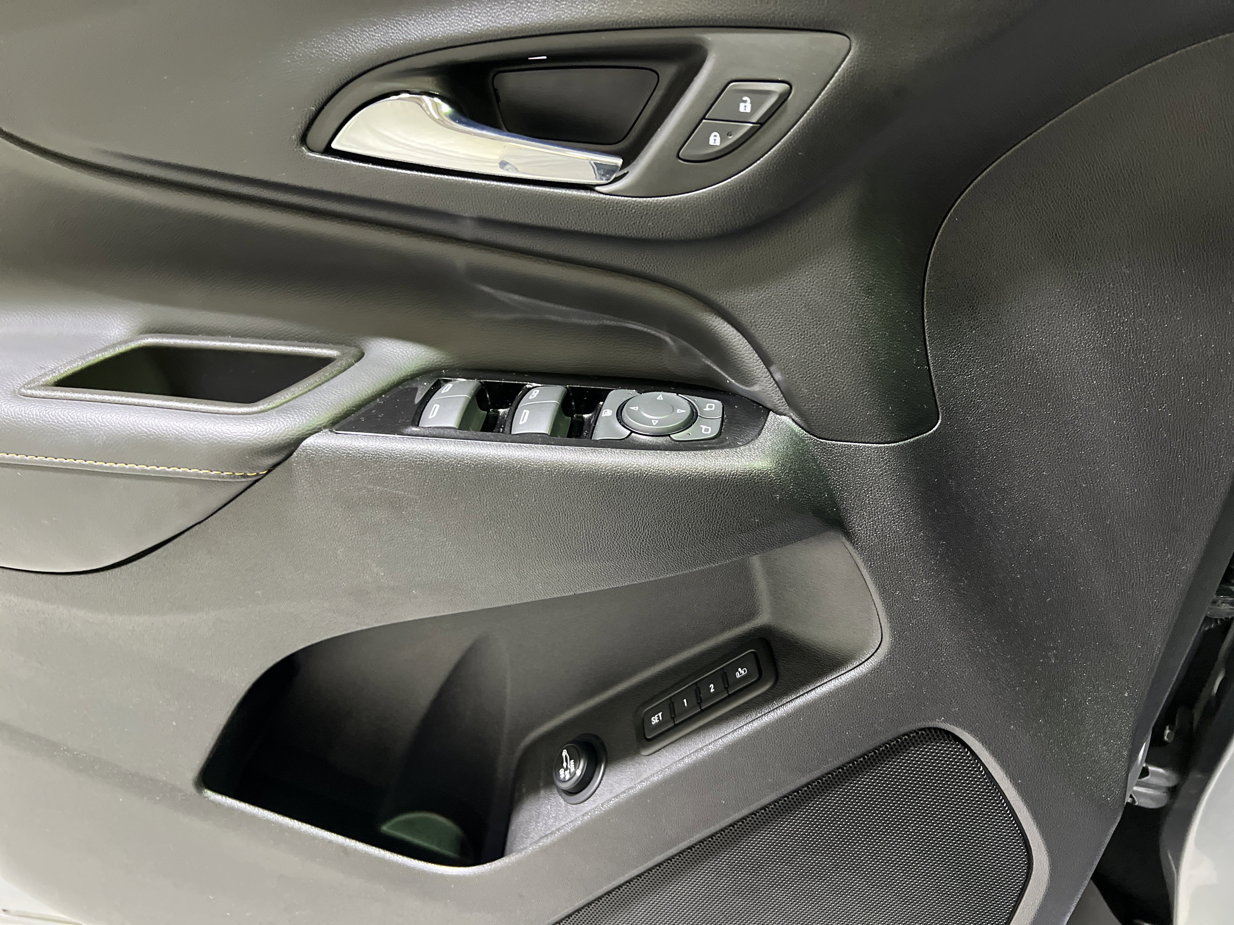 Certified 2023 Chevrolet Equinox Premier image 24