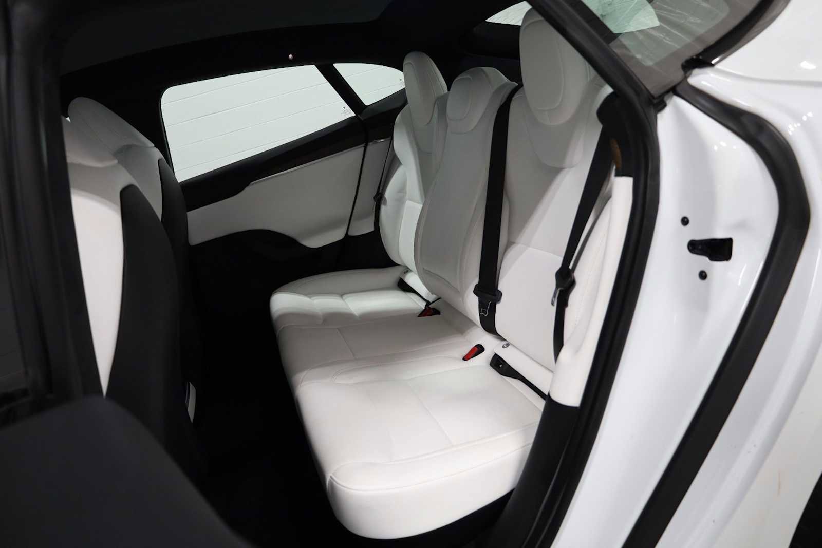 Used 2023 Tesla Model S image 30