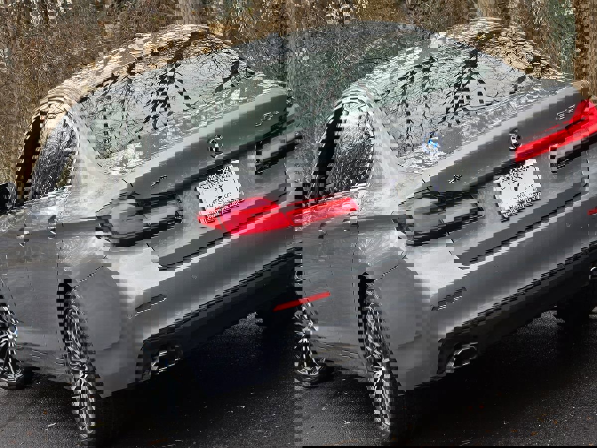 Used 2023 BMW 530e xDrive w/ Premium Package image 58