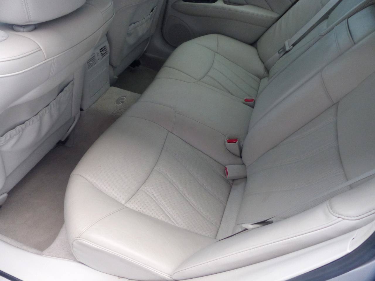 Used 2011 INFINITI M37 w/ Deluxe Touring Pkg RWD image 13