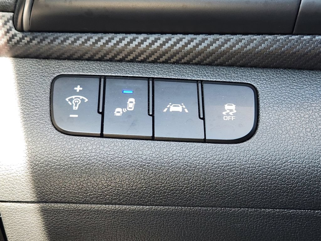 Used 2020 Hyundai Elantra Sport w/ Premium Package 02 FWD image 12