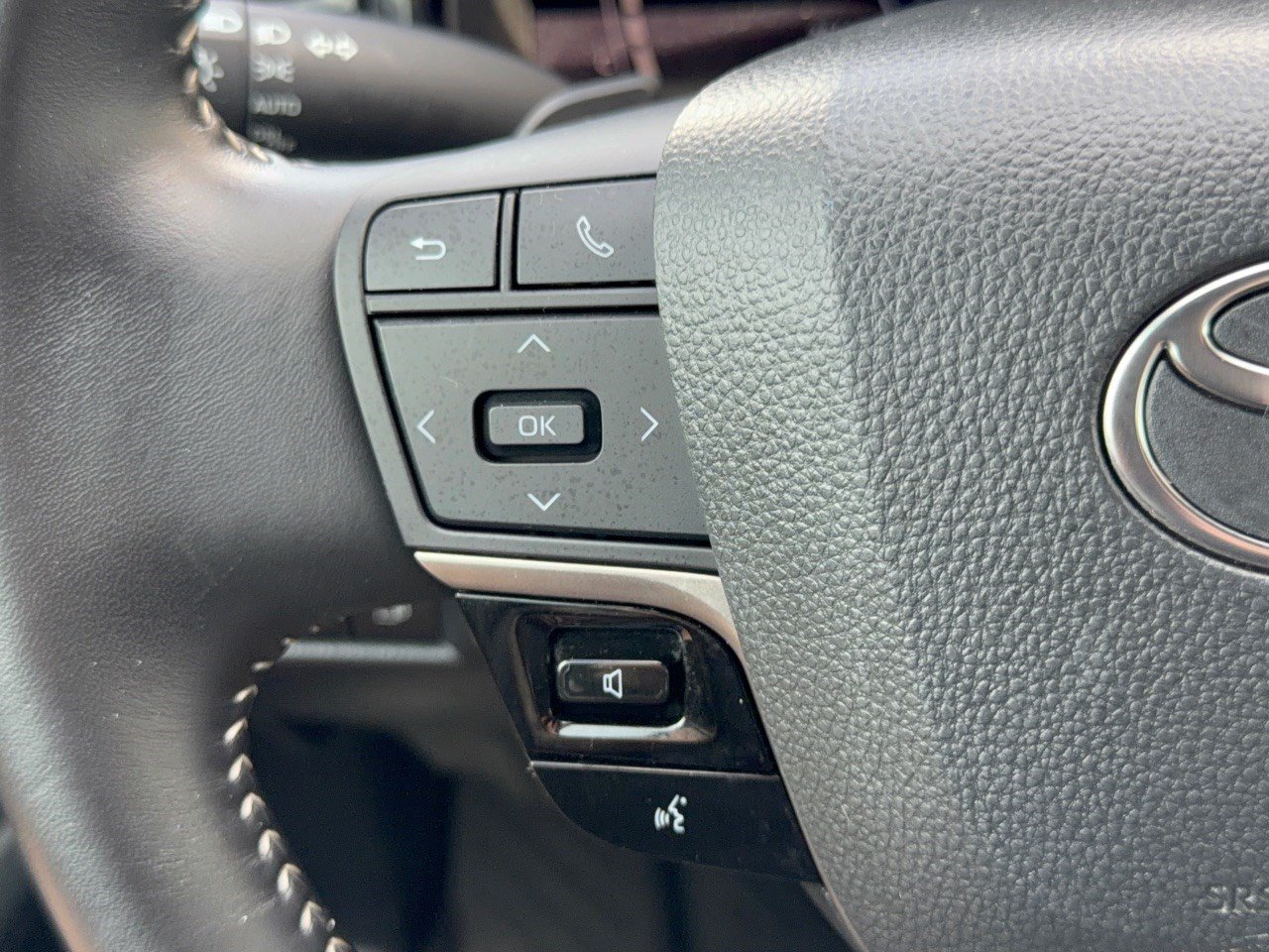 Certified 2025 Toyota Camry SE FWD image 18